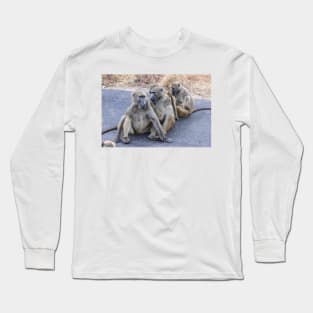 Grooming Baboons - Kruger Nationalpark, South Africa Long Sleeve T-Shirt